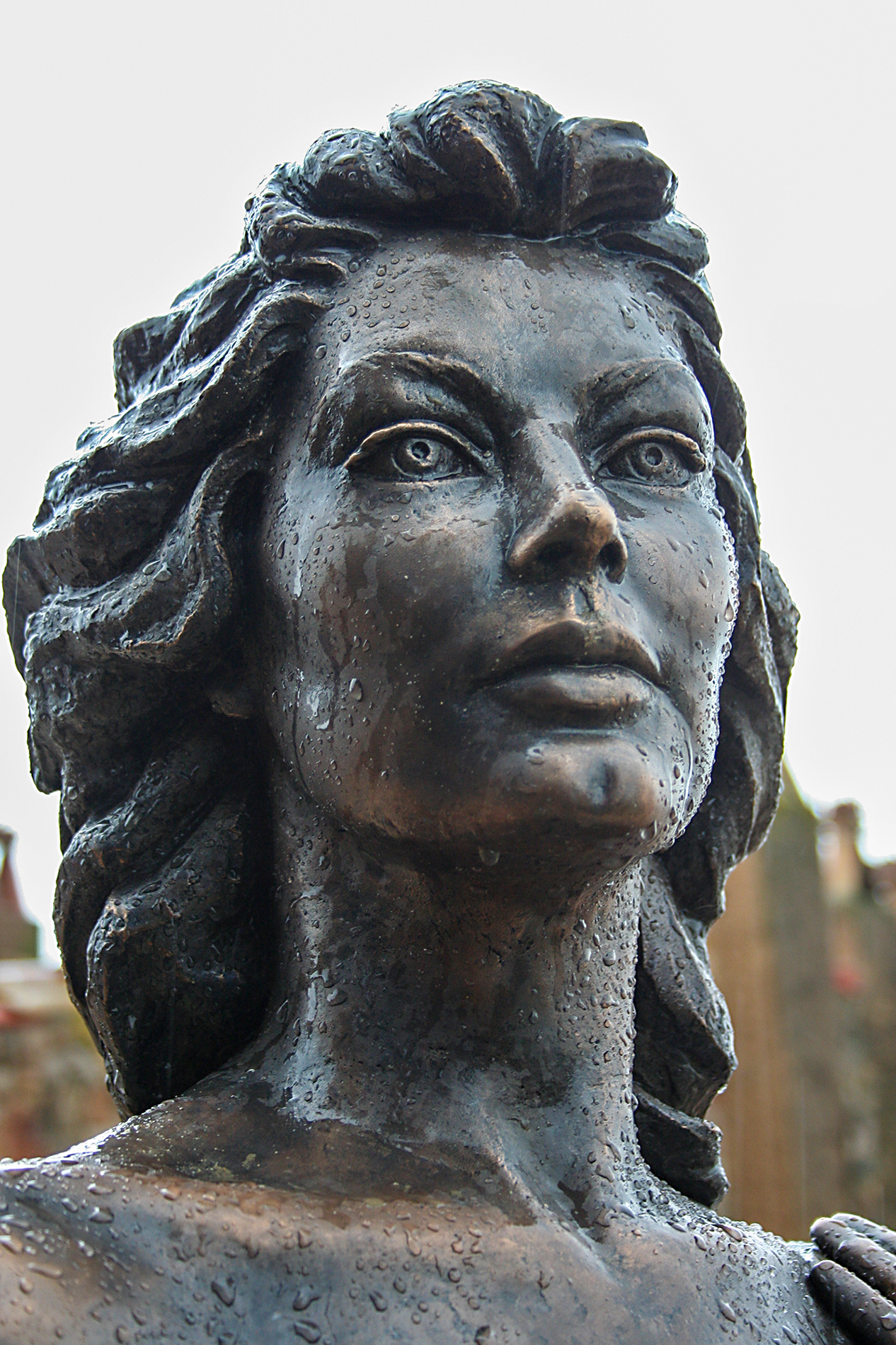 Ava Gardner sota la pluja