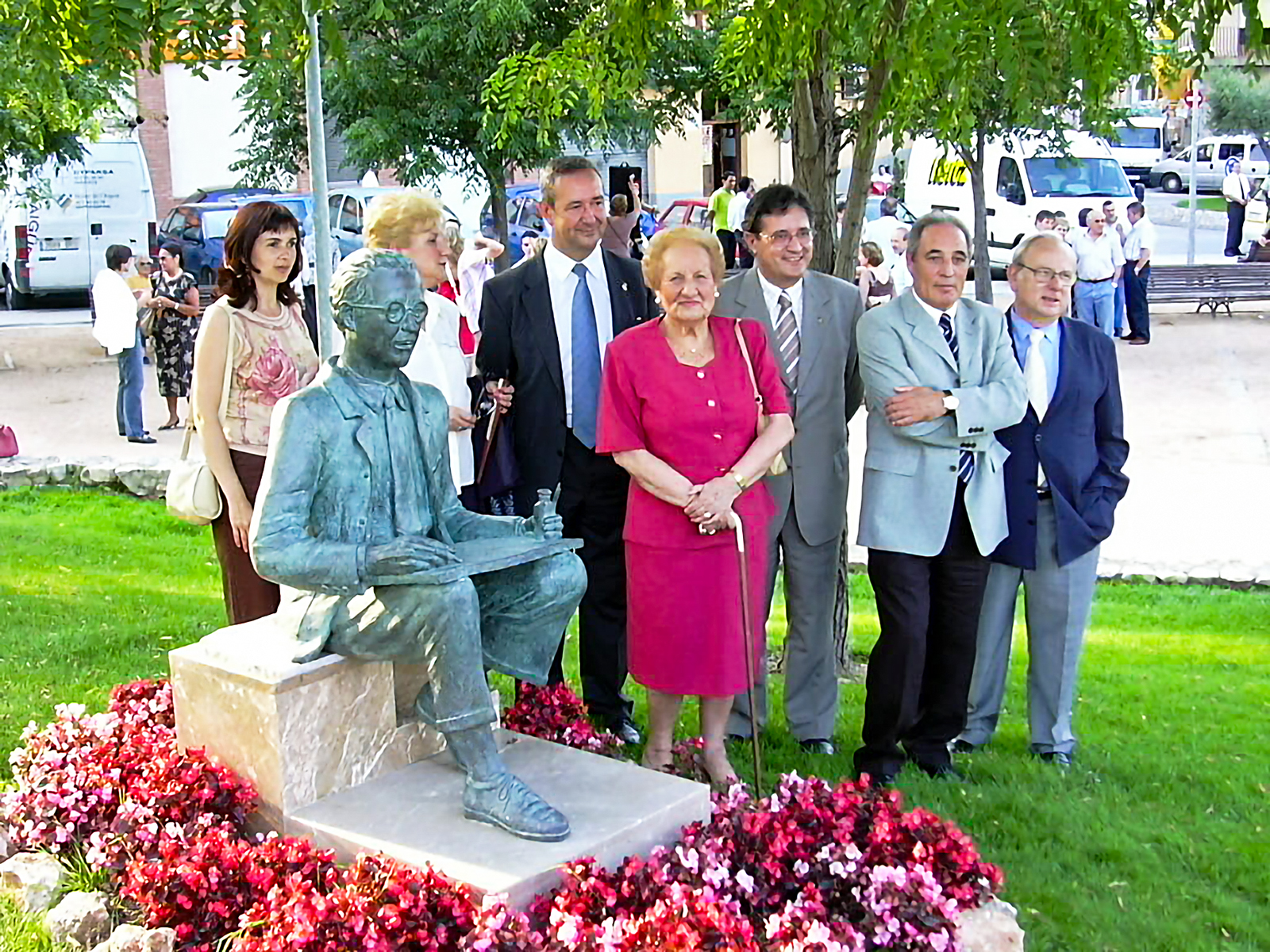 Inauguració. D'esquerra a dreta: Ció Abellí, Blanca Reig Carbonell, Carles Pàramo, Maria Josefa Carbonell, vidua Reig, Joan Armangué, Carles Reig Carbonell i Eduard Puig i Vayreda
