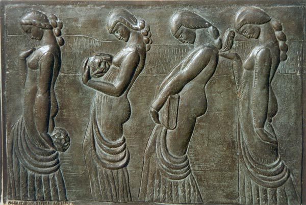 Un dels relleus frontals